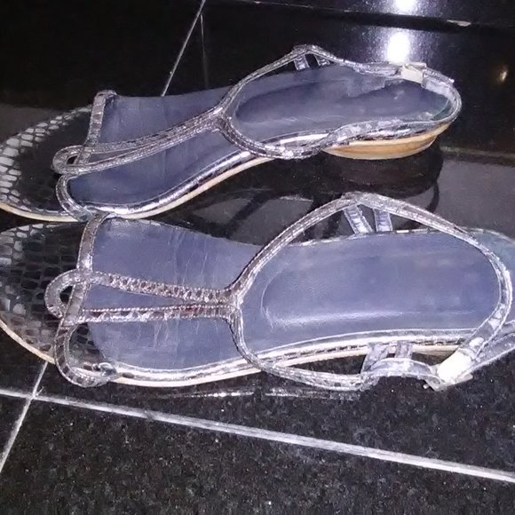 STUART WEITZMAN - Picture 7 of 8